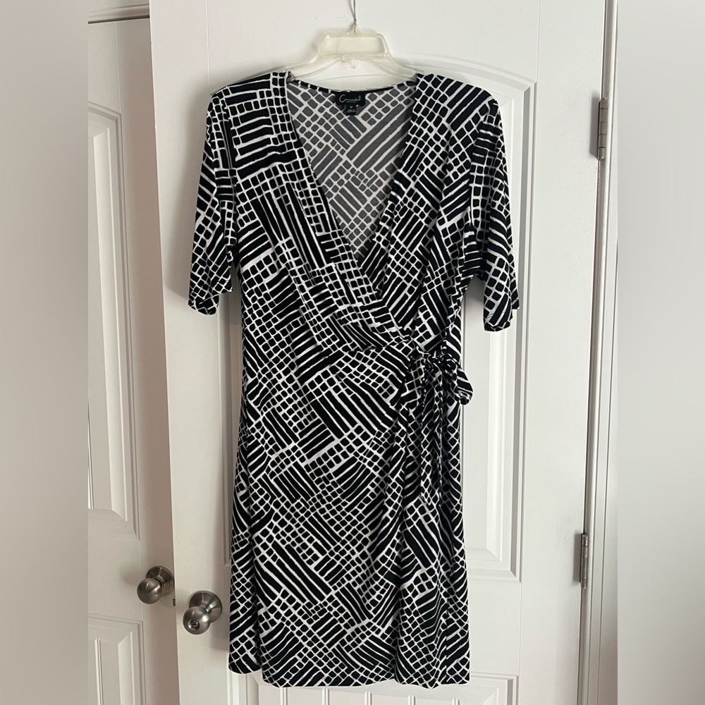 Black and white wrap dress size 16